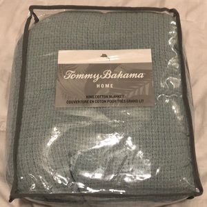 Tommy Bahama king cotton Blanket.  New.  Blue.